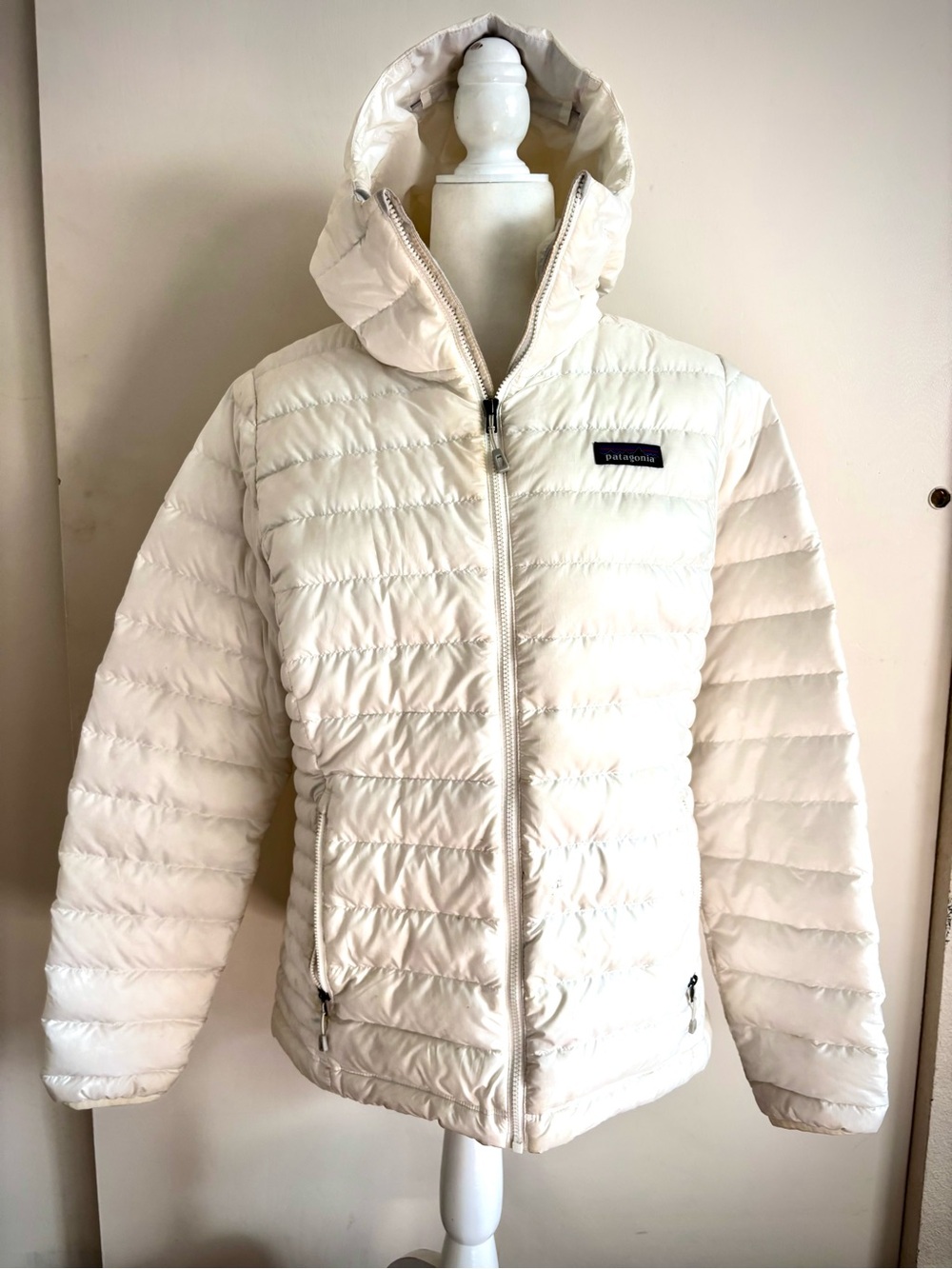Patagonia Women's White Down Puffer Jacket Hoody Medium
